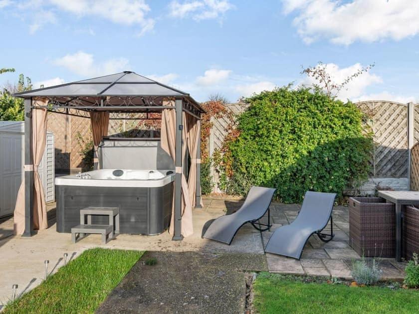 Hot Tub. Countryside. Coast. 5* Patrington Haven Leisure Park, East Yorkshire Villa Exterior photo
